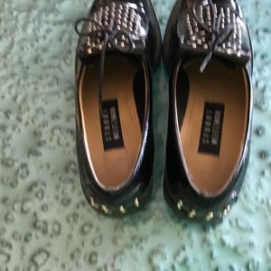 Stewart Weitzman Patent leather ladies golf shoes